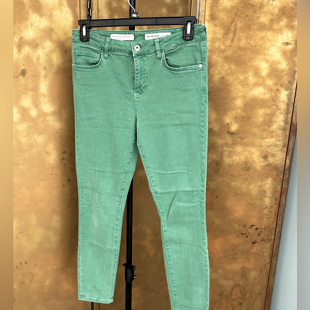 Pilcro 10/30 mid rise skinny pants, green.